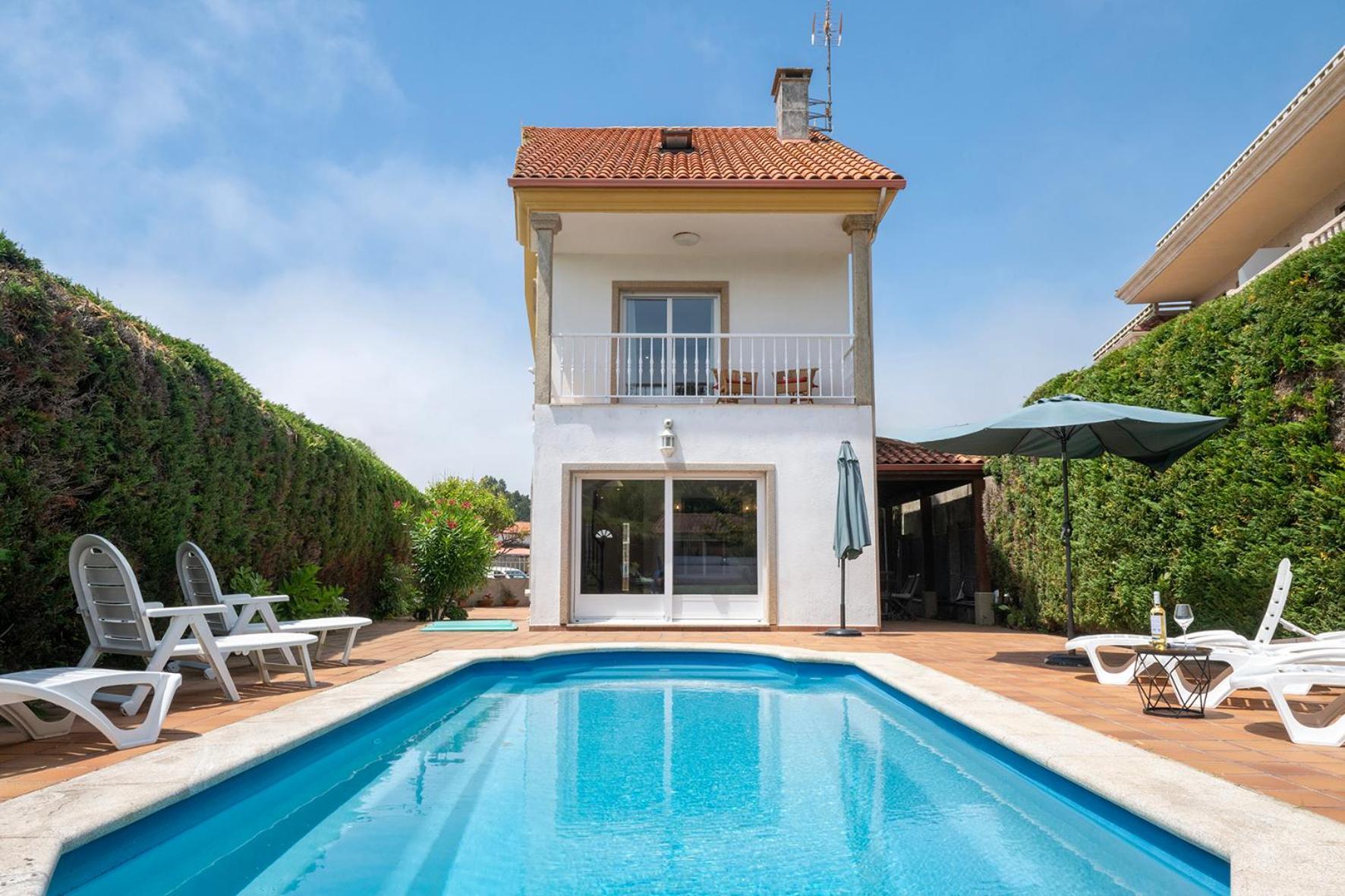 Major Beach And Lake Pontevedra Exterior photo