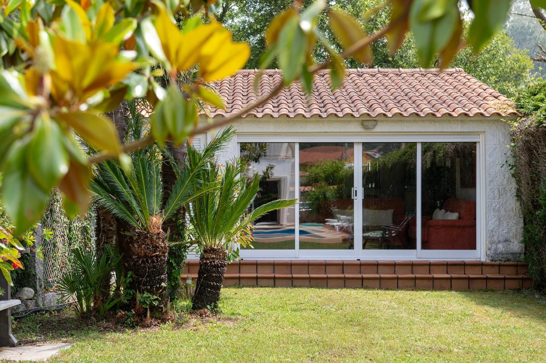 Major Beach And Lake Pontevedra Exterior photo