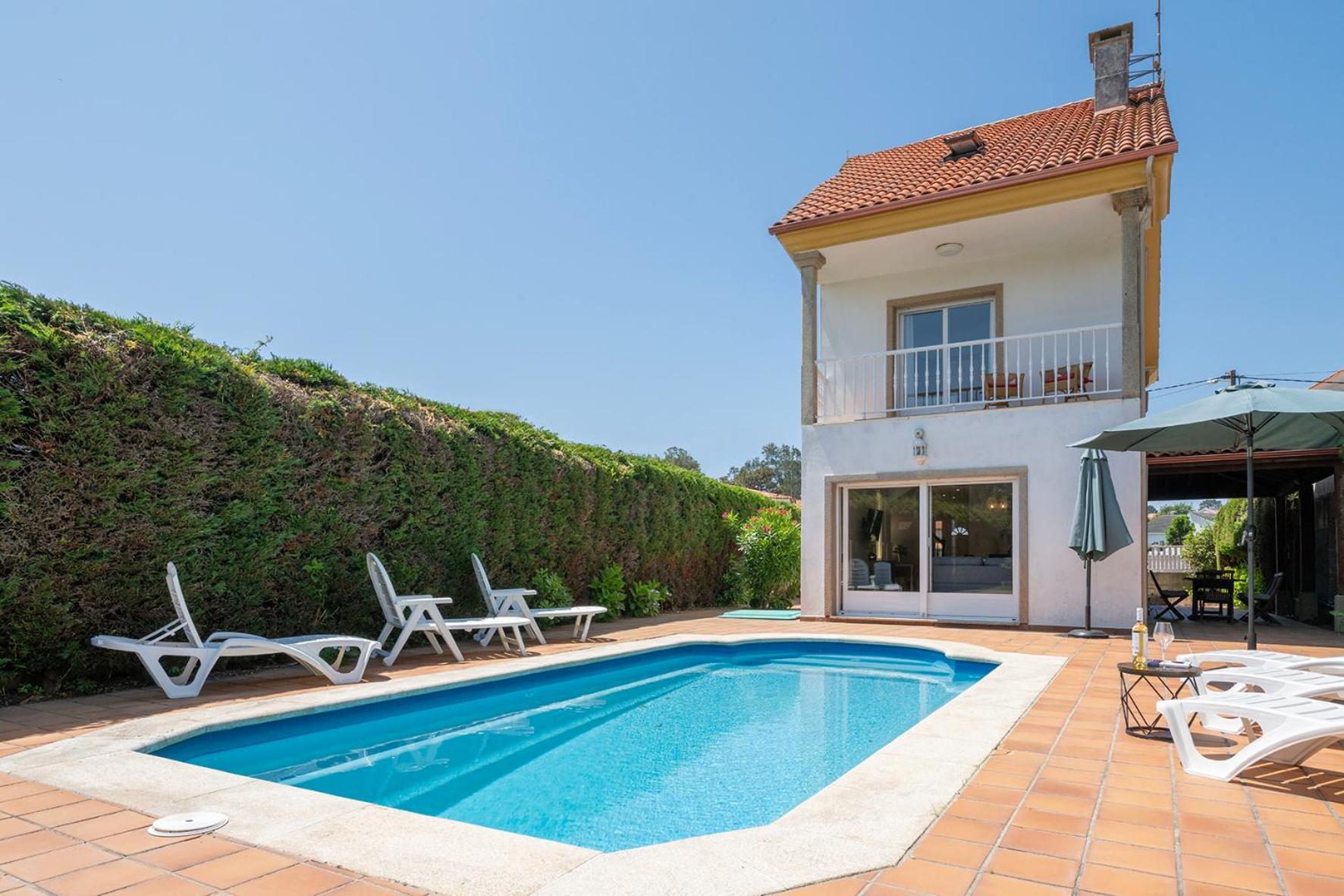 Major Beach And Lake Pontevedra Exterior photo
